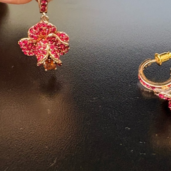 Kate Spade Scarlet Blooms Rose Huggies NWOT - Picture 8 of 14